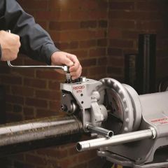 Ridgid 33588 Model 975 Yiv Açma Aleti+300 Compact Pafta Makinesi Adaptörü ve Şasesi