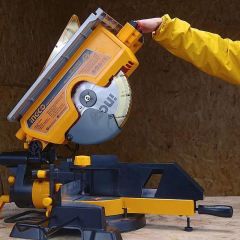 Ingco MT2S18002 Üstten Tablalı Radyal Pistonlu Gönye Kesme Testere 305mm